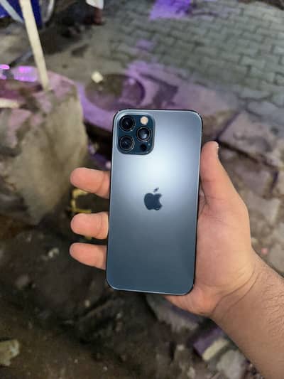 Apple iPhone 12 Pro (Factory unlocked)