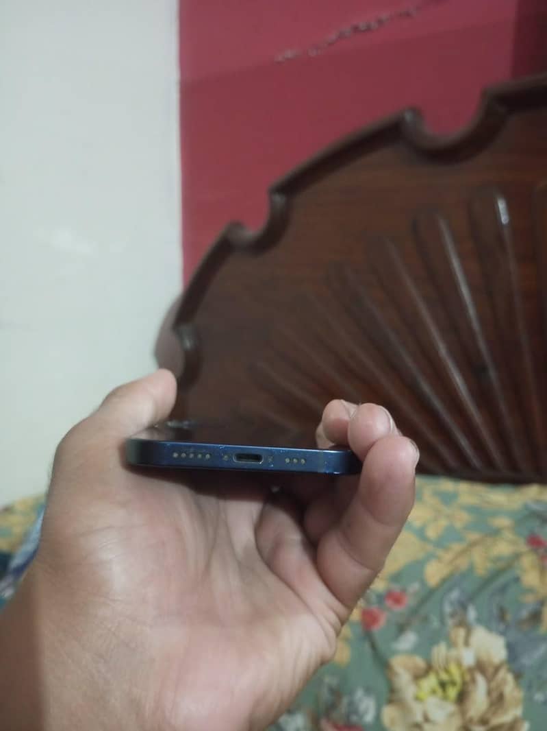 Apple iPhone 12 5