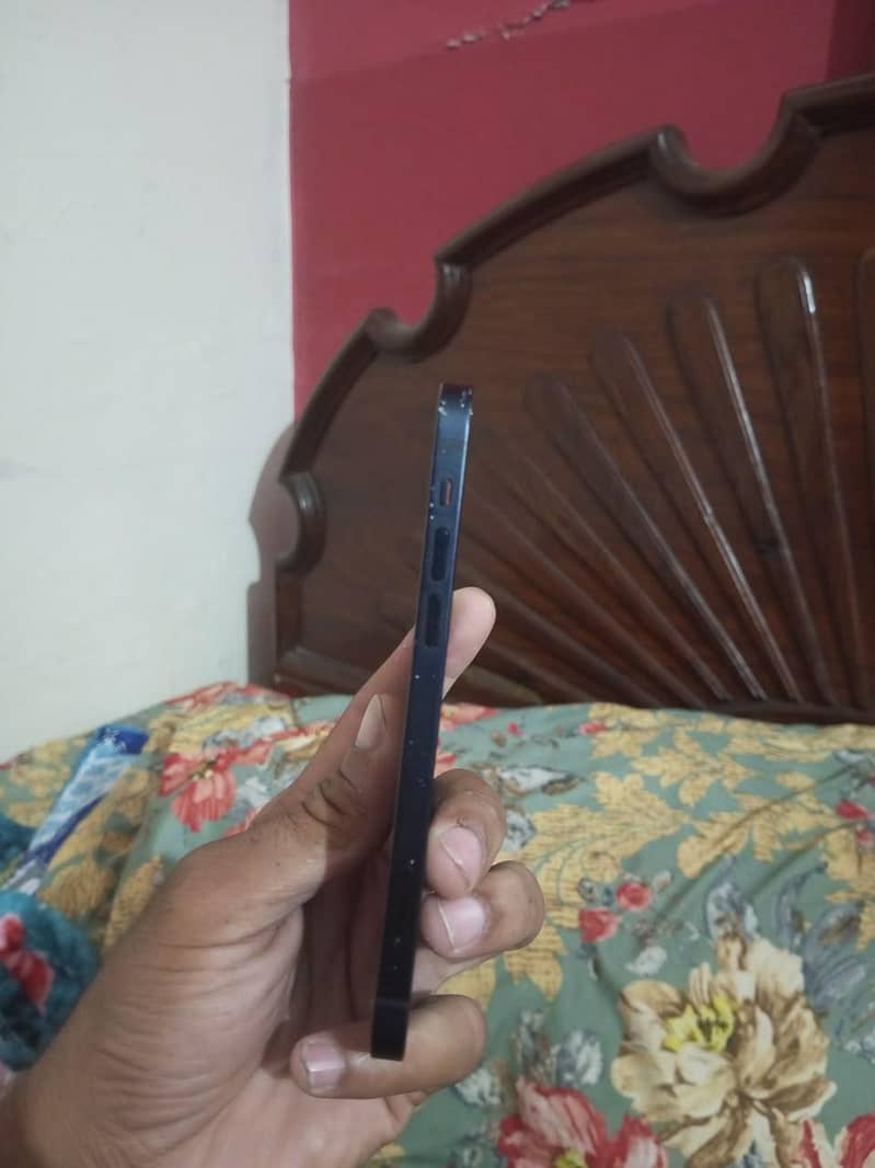 Apple iPhone 12 8