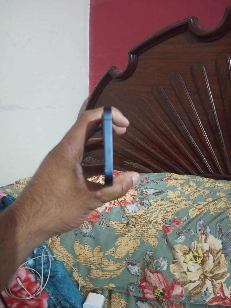 Apple iPhone 12 9