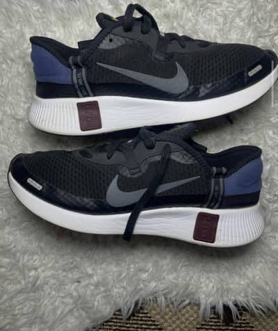 Nike Reposto Size UK 10