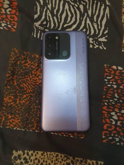 Tecno Spark 8C
