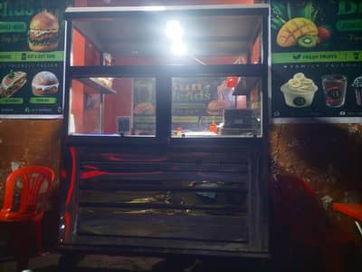 burger shawarma counter