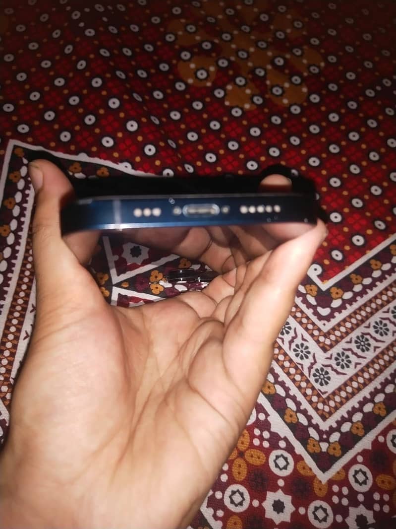 Apple iPhone 13 3