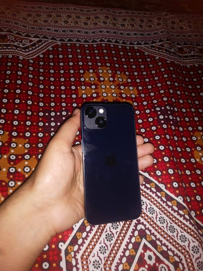 Apple iPhone 13 4