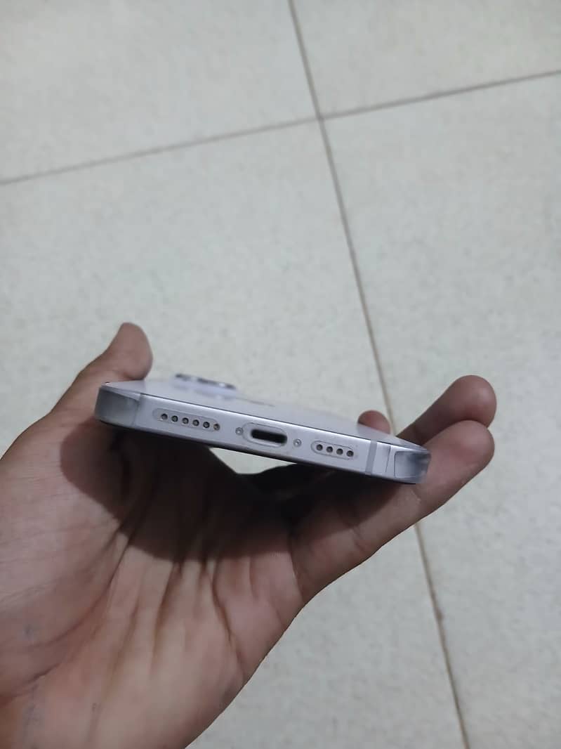 iPhone 14 Plus 2