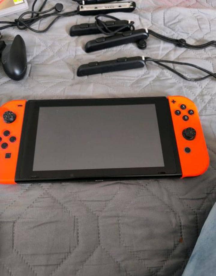 Nintendo Switch V2 2