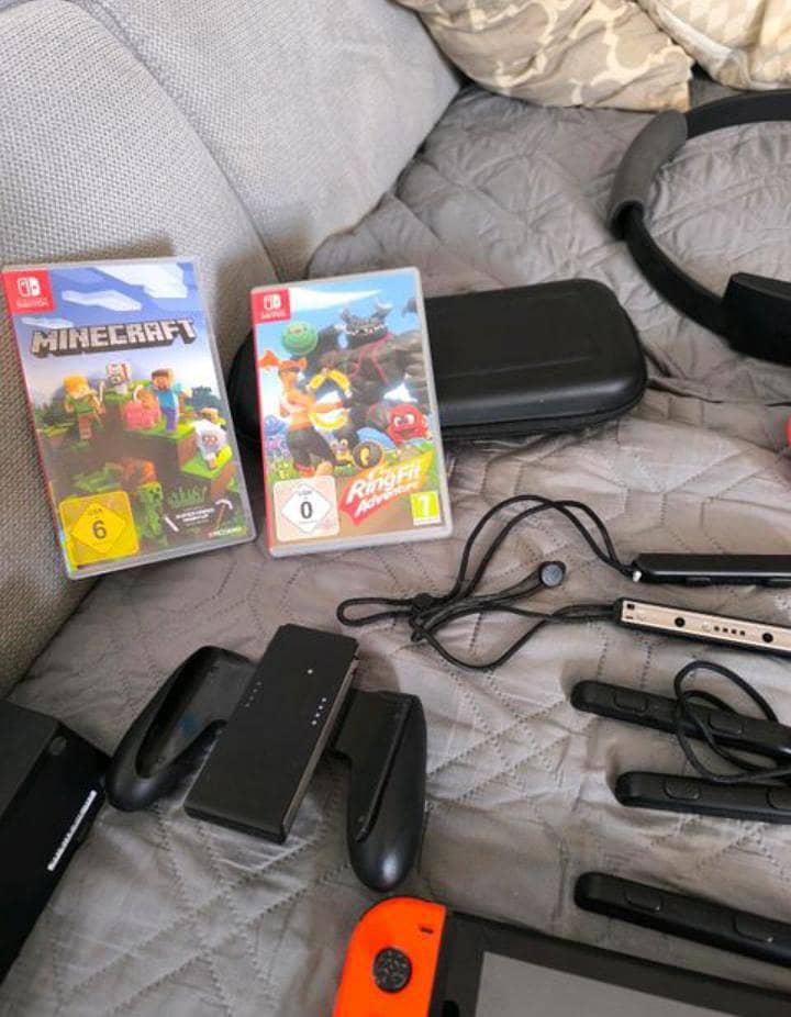Nintendo Switch V2 4