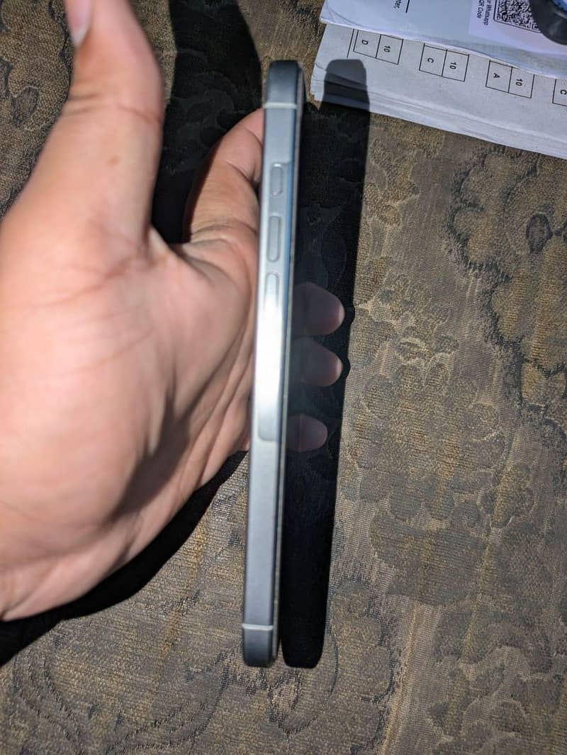 Apple iPhone 16 Pro Max 3