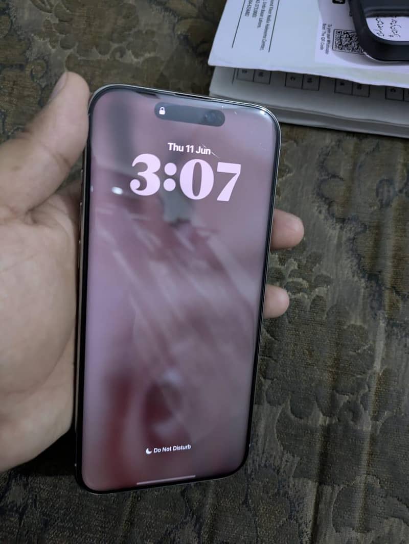 Apple iPhone 16 Pro Max 4