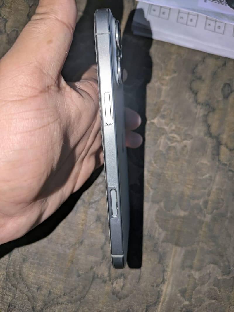 Apple iPhone 16 Pro Max 5