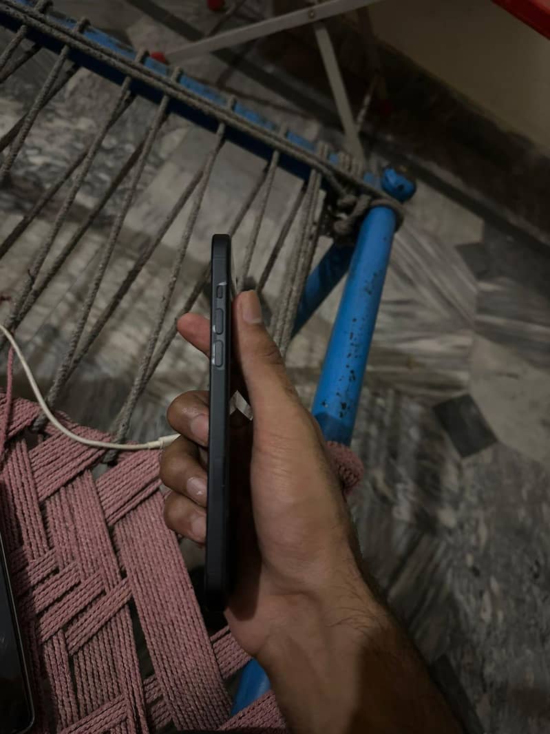 Apple iPhone 15 plus 2
