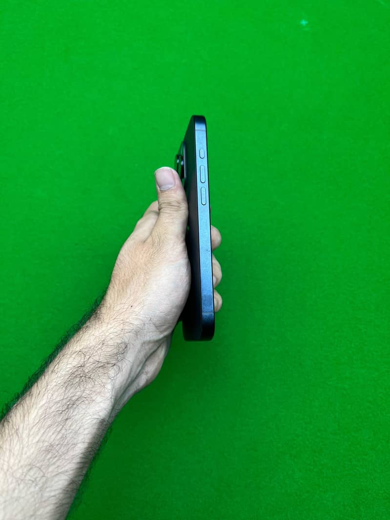 iPhone 15 Pro 2