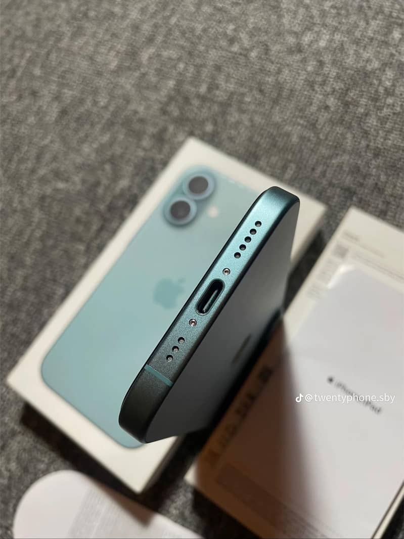 Apple iPhone 16 2