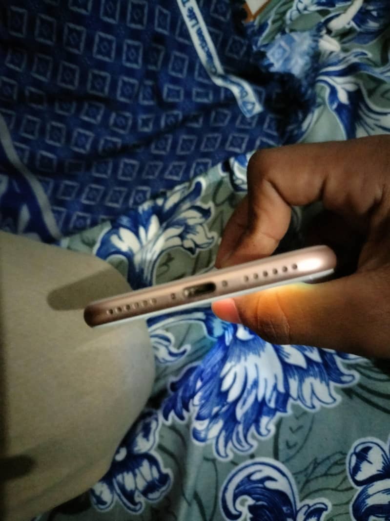 Apple iPhone 8 5