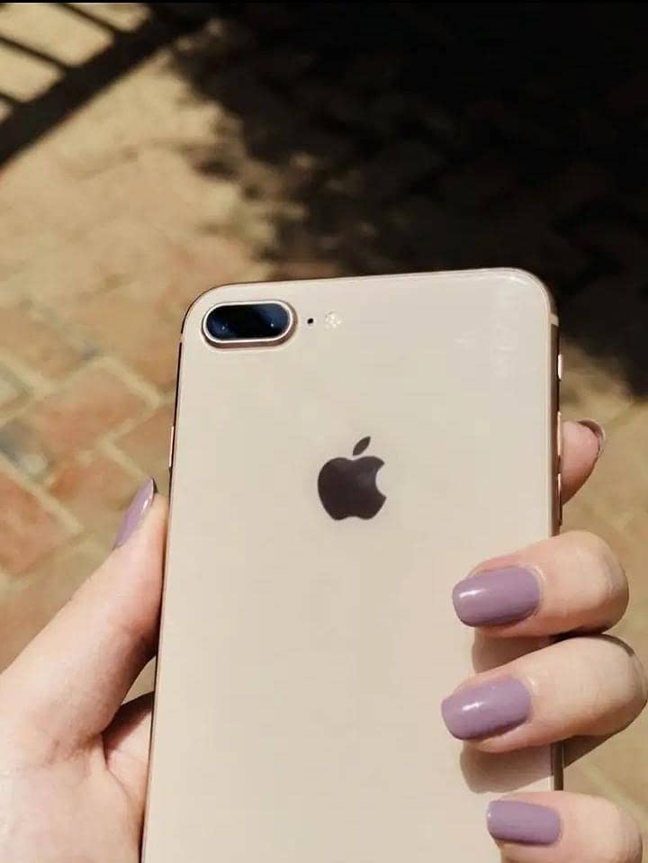 Apple iPhone 8 Plus 3