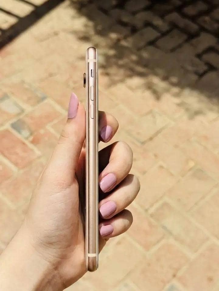 Apple iPhone 8 Plus 5