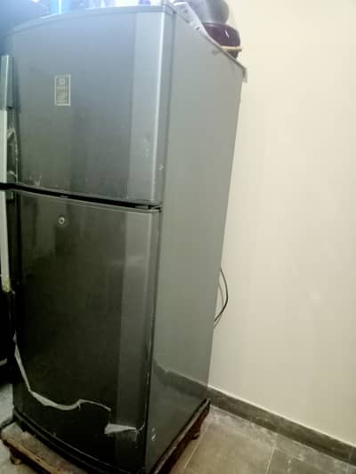 Dawlance Refrigerator in new genuine condition for sale in khi