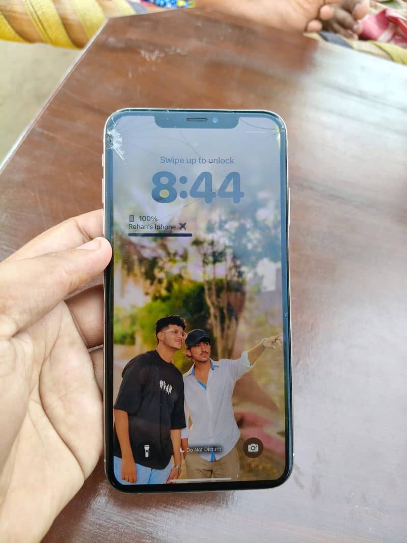 Apple iPhone XS Max 11