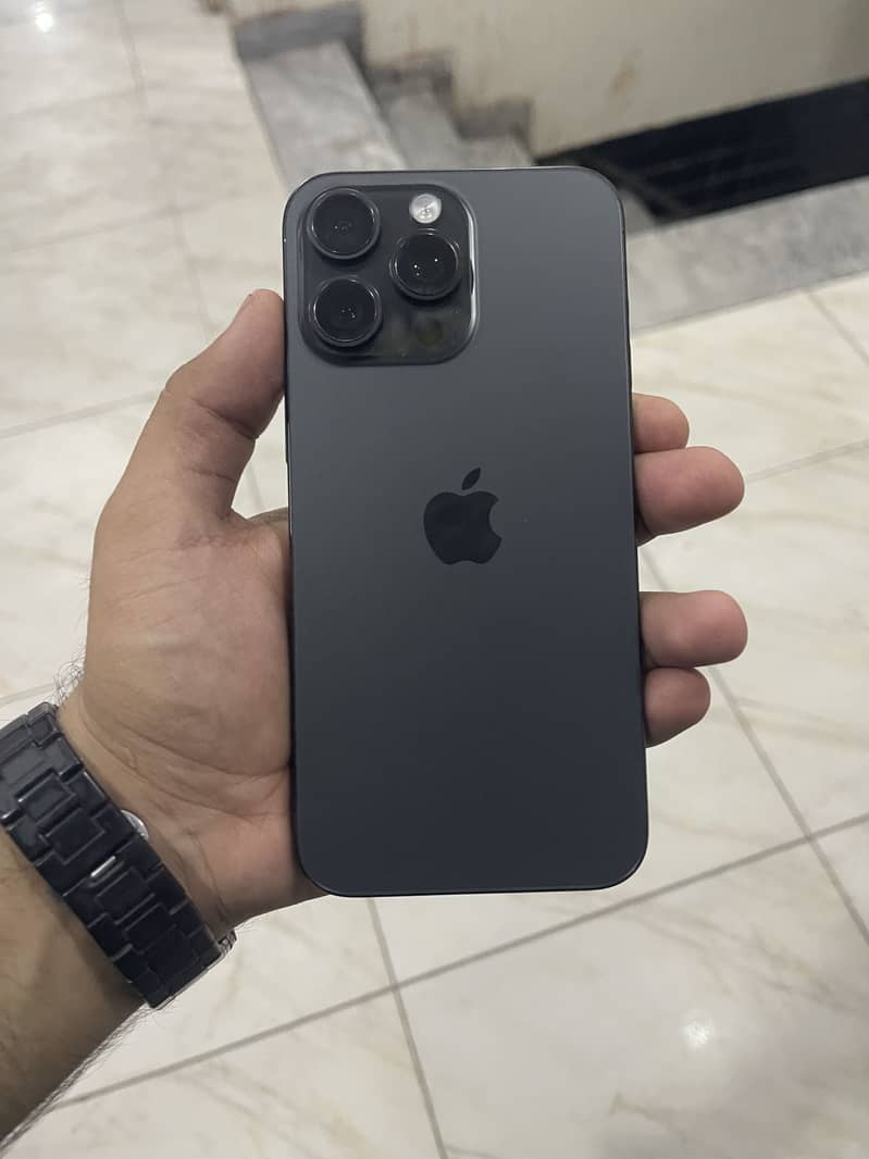 Apple iPhone 15 Pro Max 0