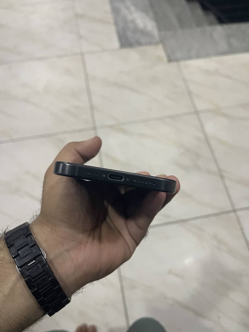Apple iPhone 15 Pro Max 1