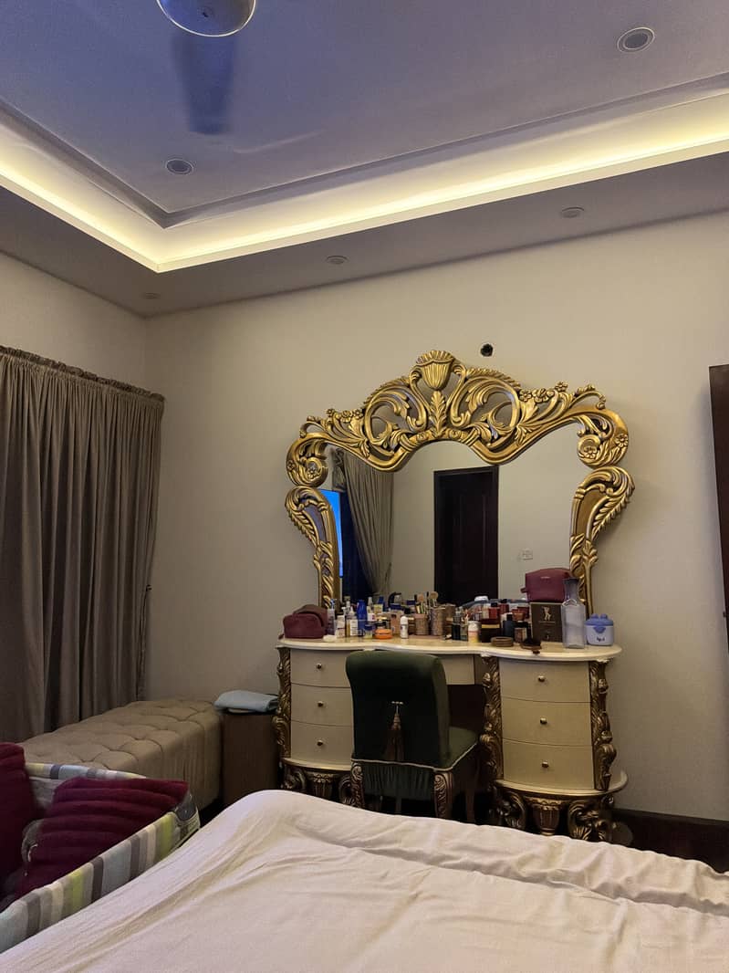 Dressing Table 0