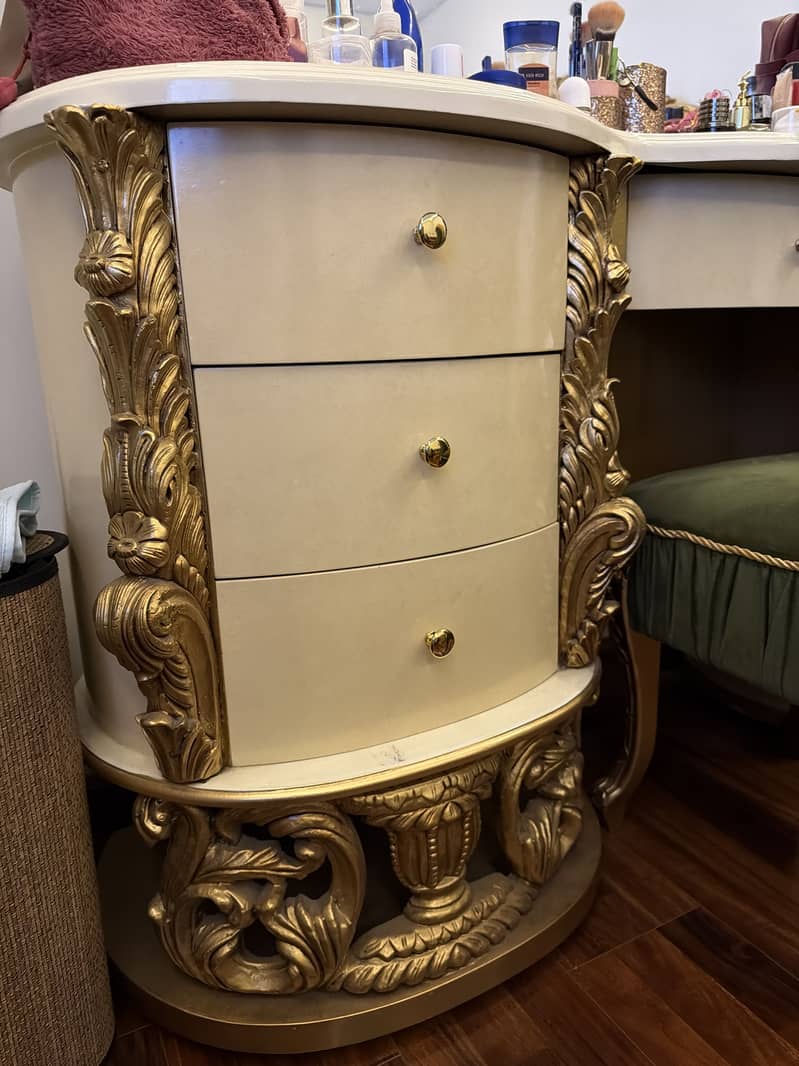 Dressing Table 2