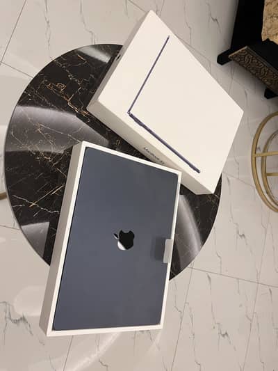 Macbook M4 Air 2025 - Like New - Warranty till 2027 - 16/512
