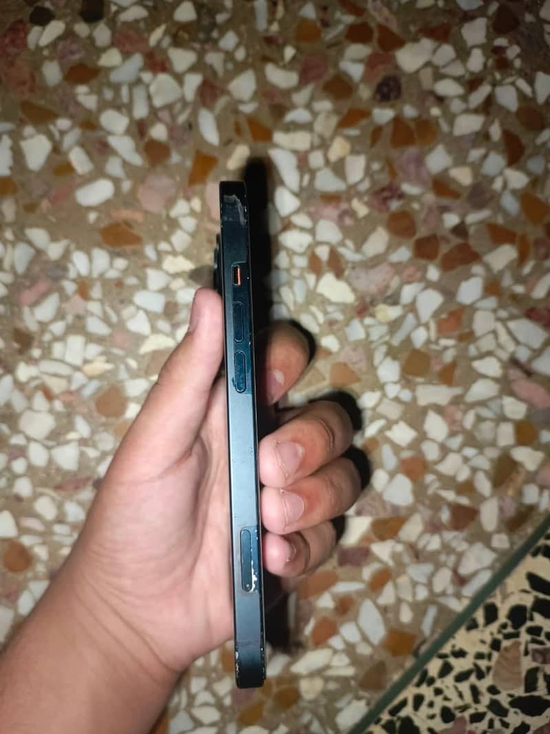 iPhone 13 2