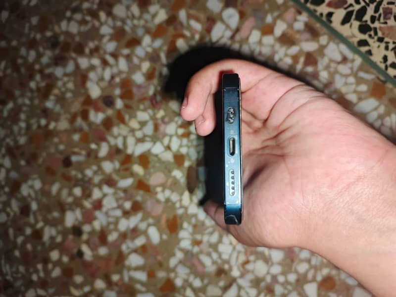 iPhone 13 5