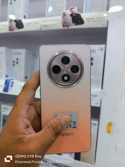 OPPO Reno12 F
