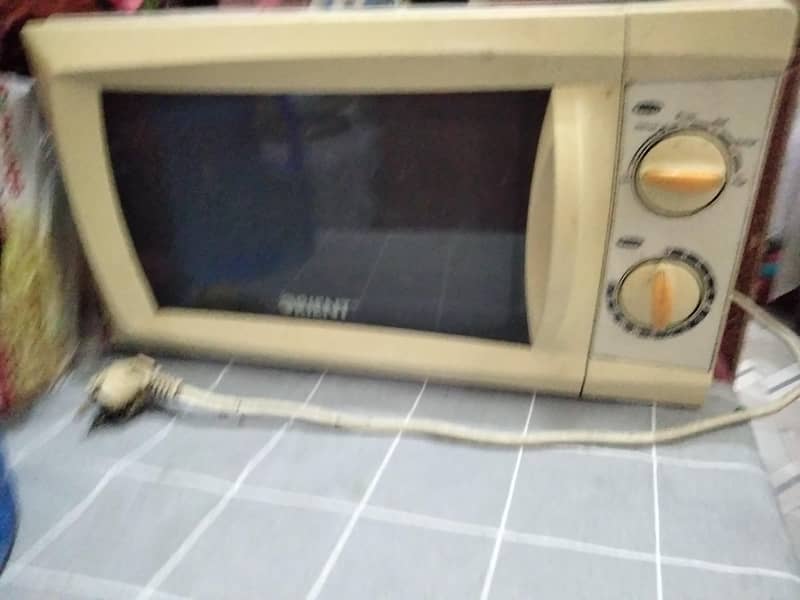 orient microwave 1