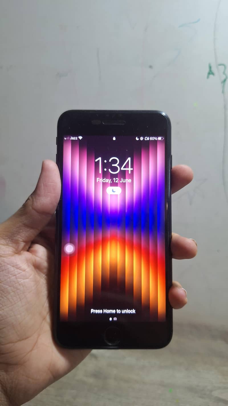 Apple iPhone 7 Plus 6