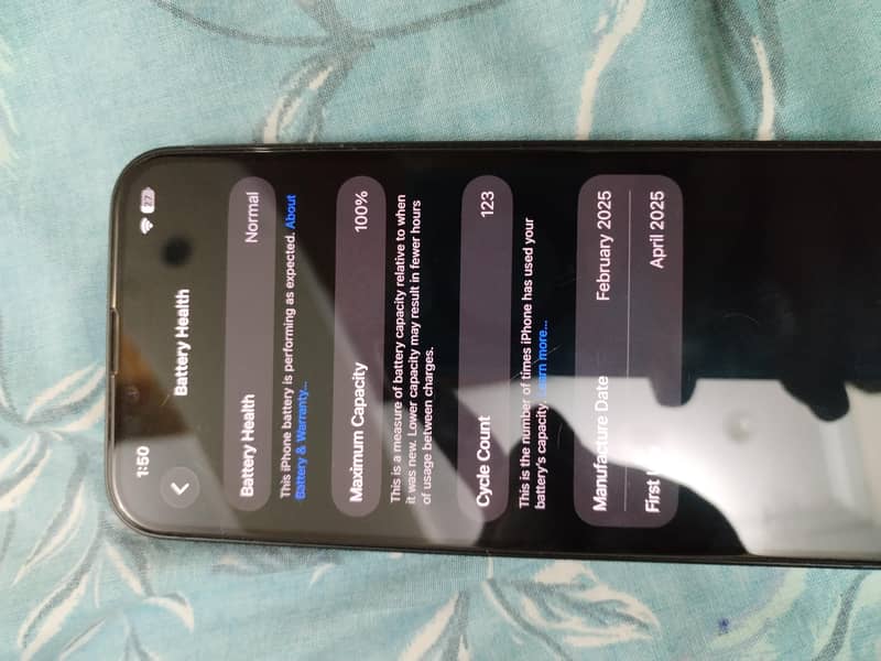 Apple iPhone 16e 7