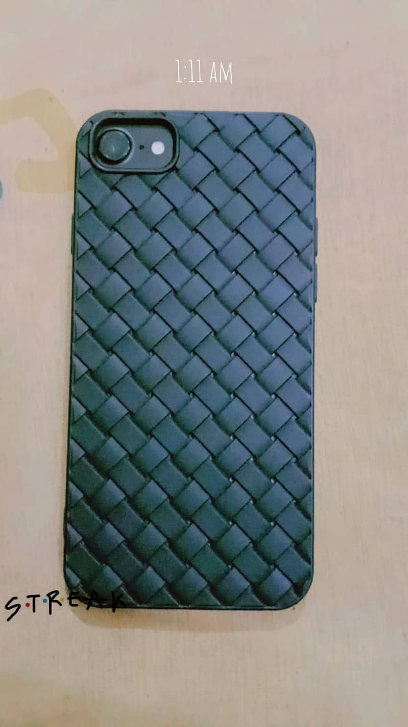 Apple iPhone 7 0