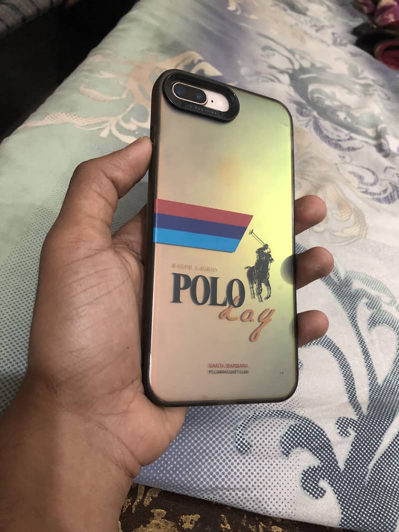 Apple iPhone 8 Plus 0
