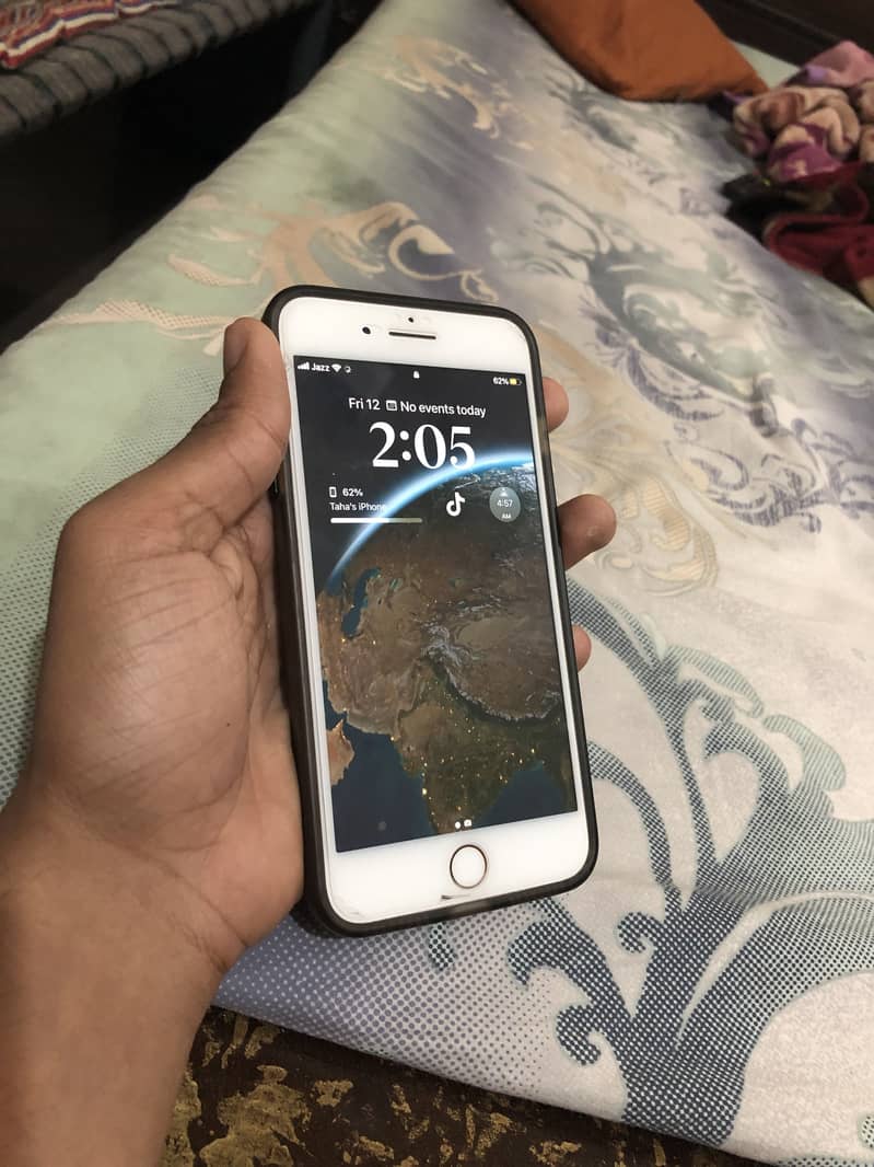 Apple iPhone 8 Plus 1