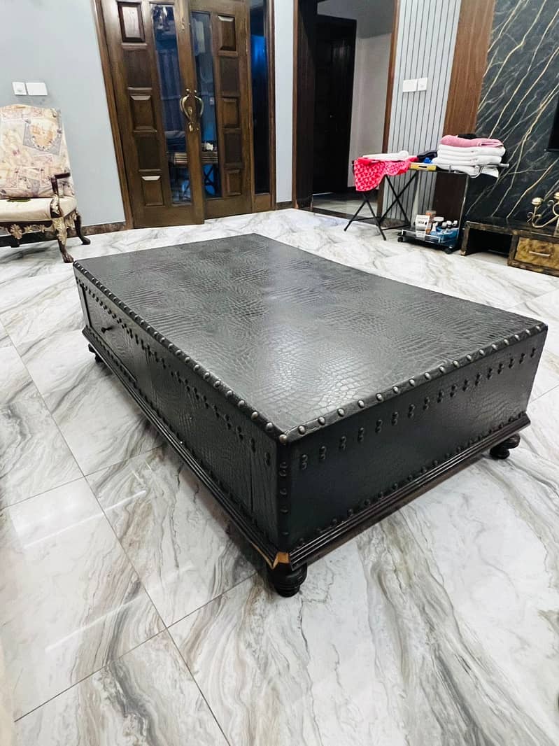 Leather trunk coffee table 1