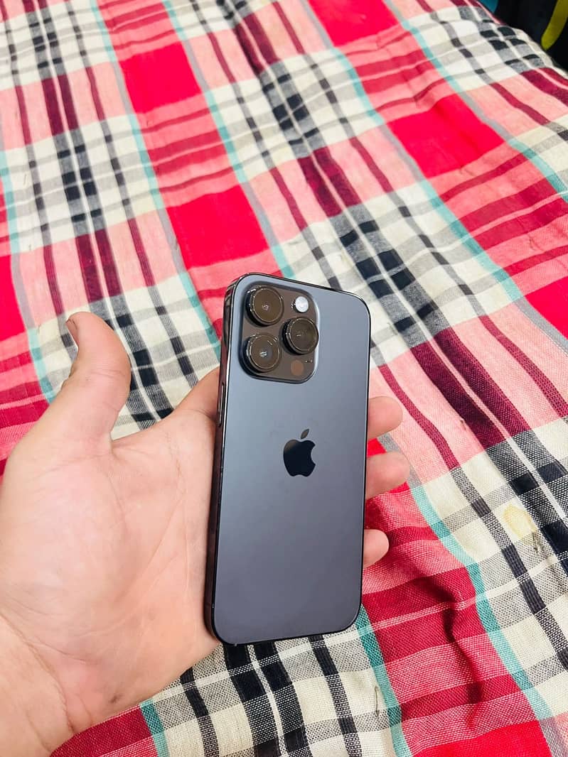 Apple iPhone 14 Pro 0
