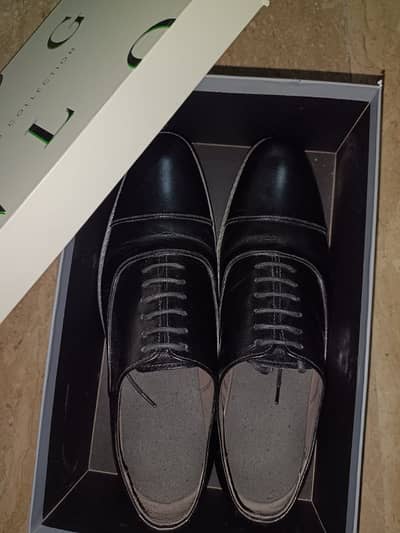 Logo Shoes Men