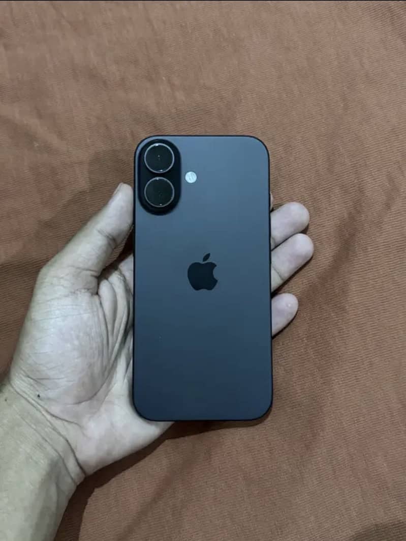 Apple iPhone 16 0