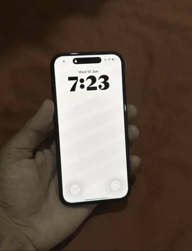 Apple iPhone 16 2