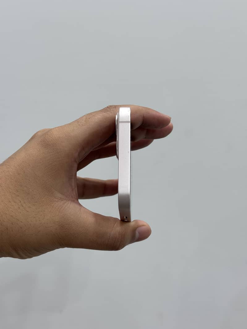 Apple iPhone 13 4