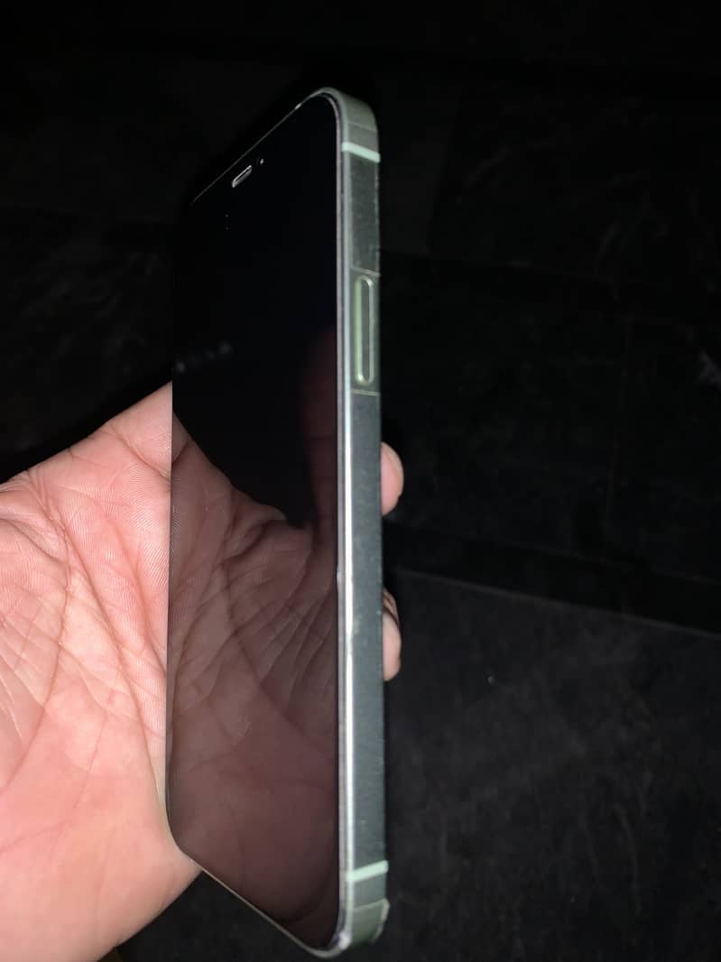 Apple iPhone 12 2