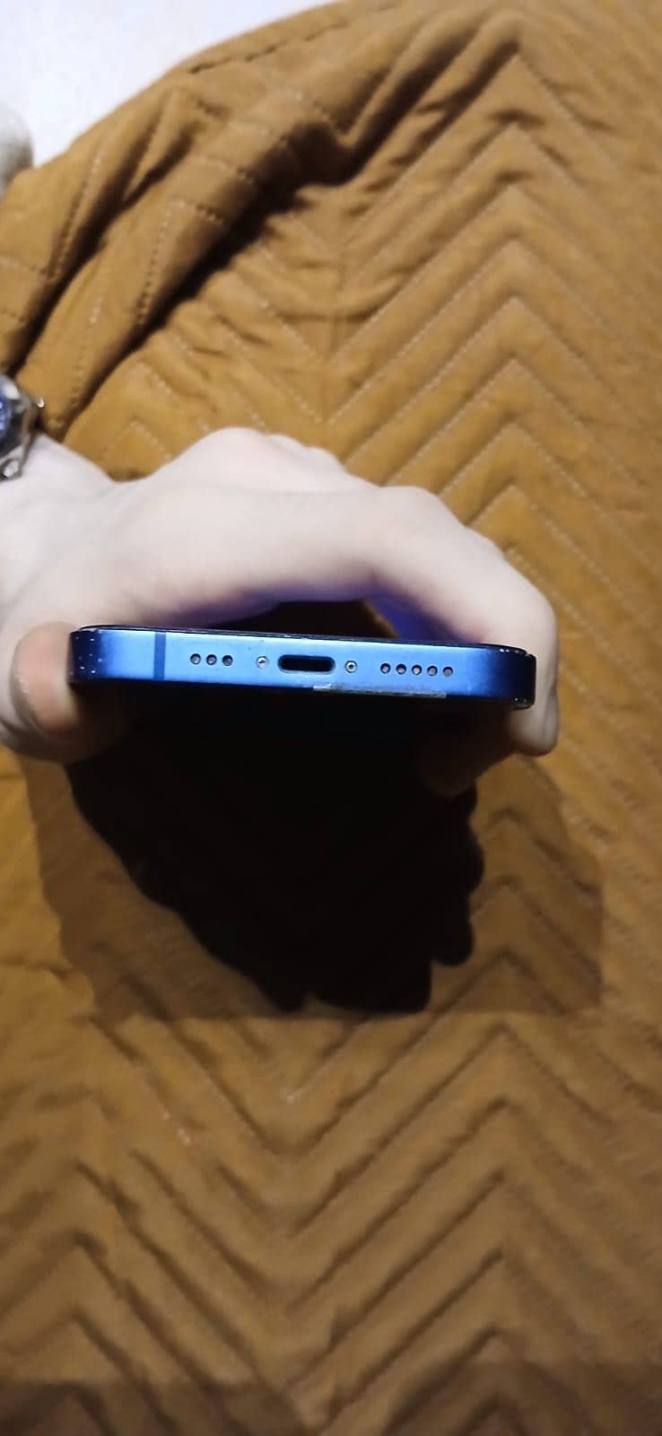 Apple iPhone 13 2