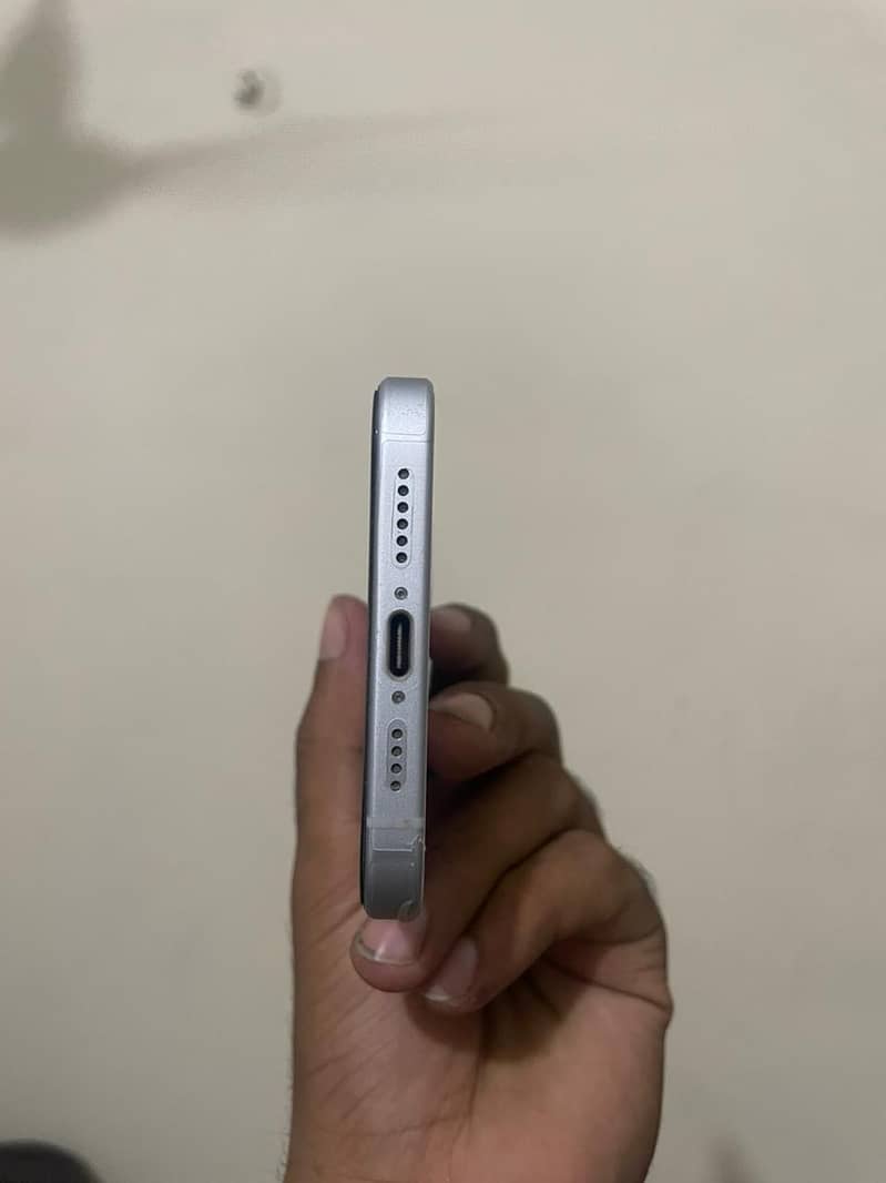 Apple iPhone 15 plus 3