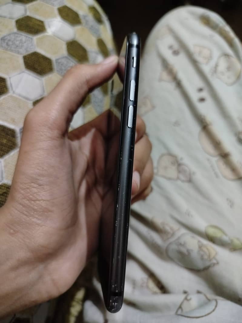 Apple iPhone 8 5