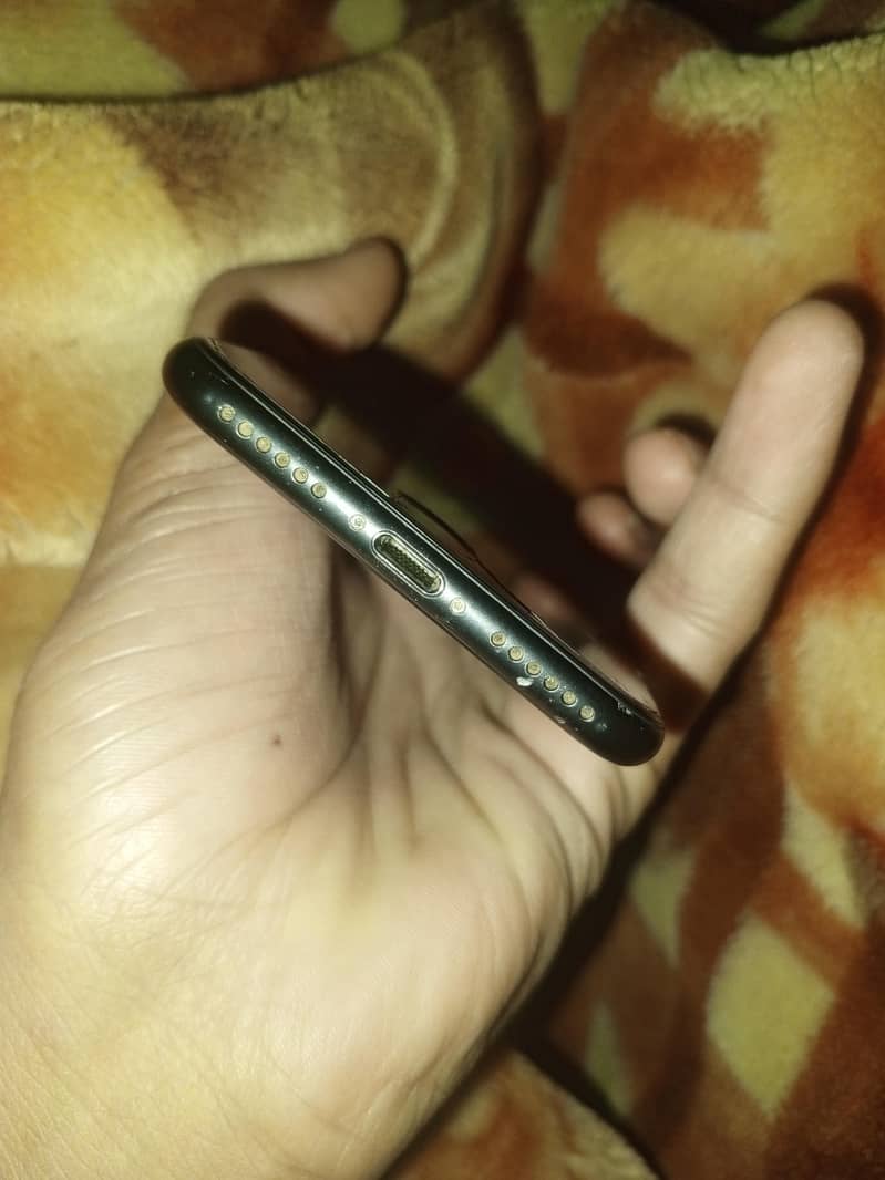 Apple iPhone 7 2