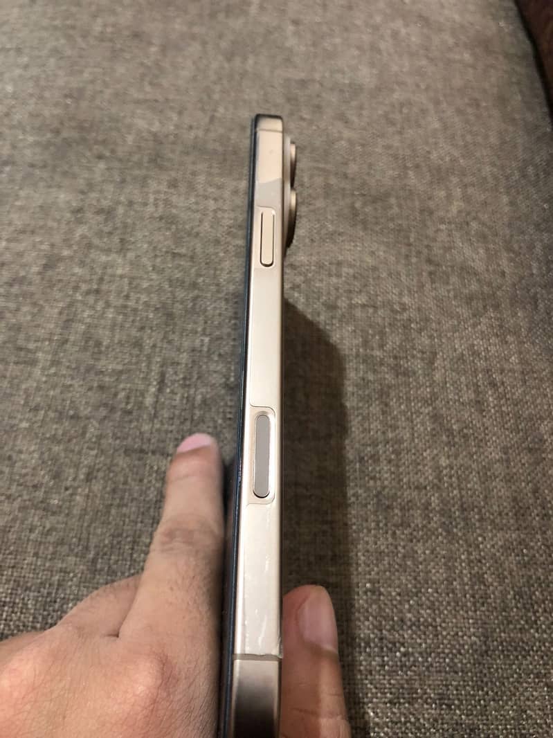 Apple iPhone 16 Pro Max 1