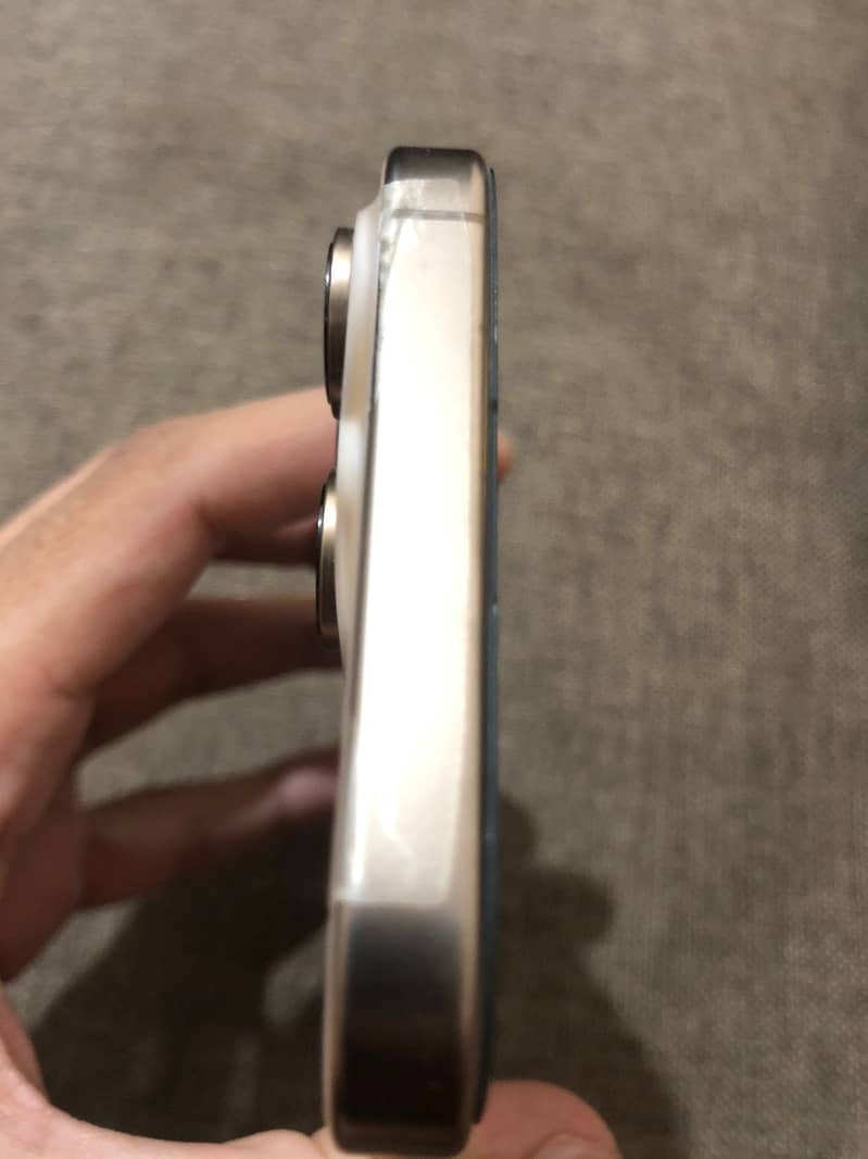 Apple iPhone 16 Pro Max 3